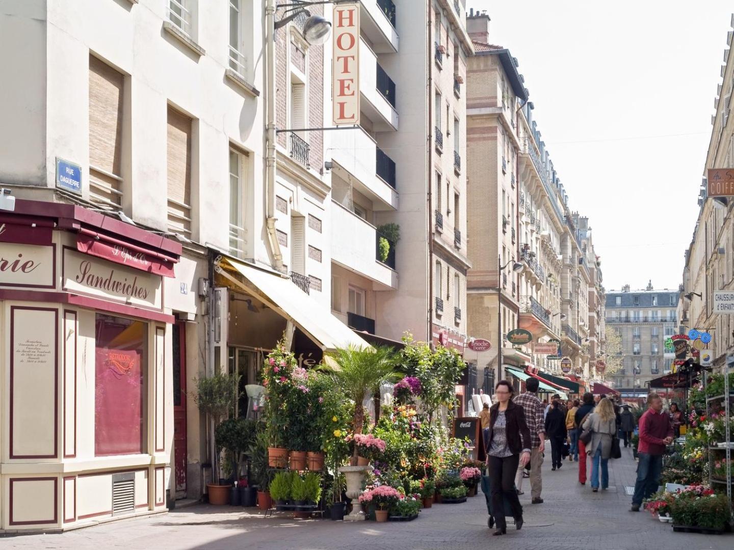 GuestReady - Humble Apartment near Montparnasse Paris Exteriör bild